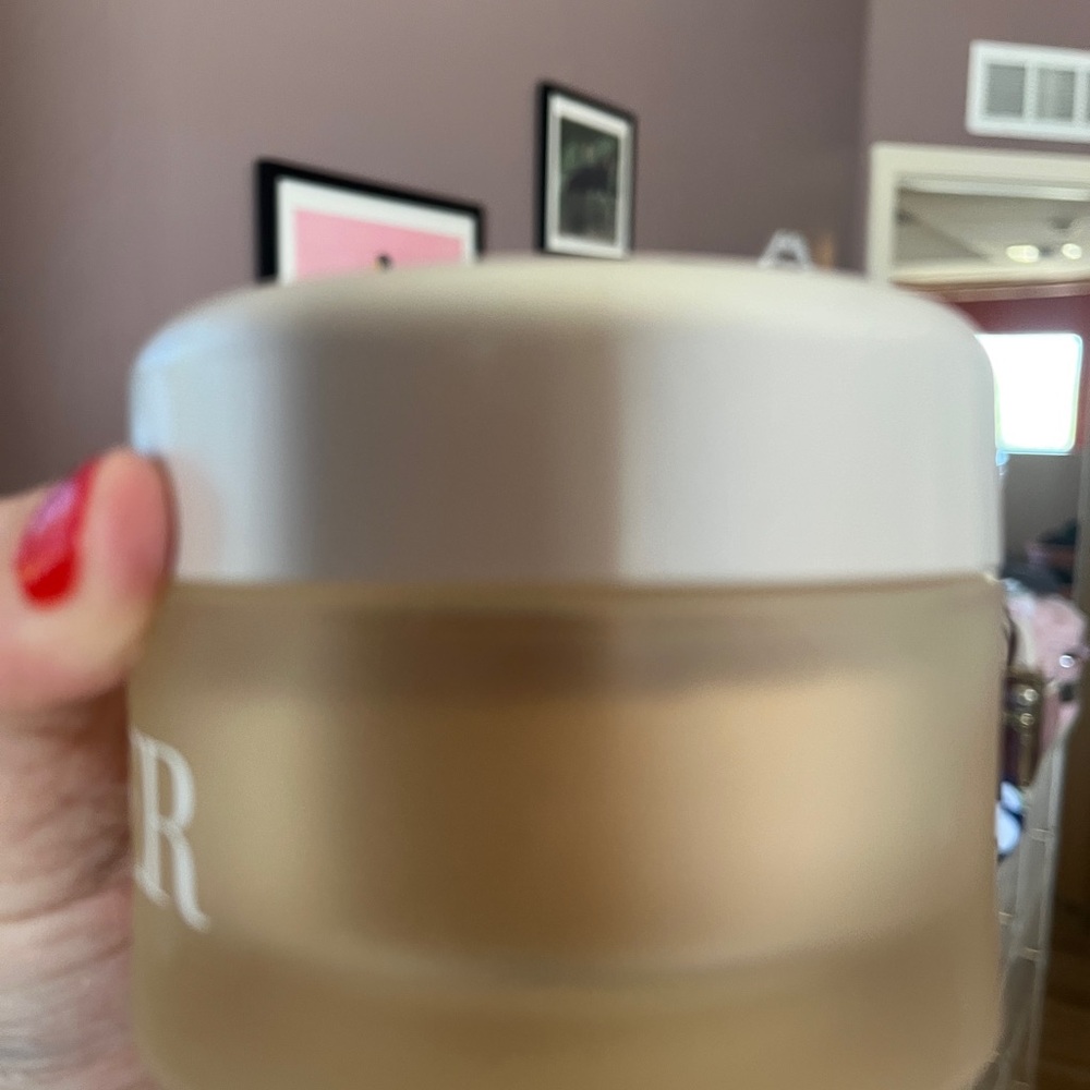 Original Formula La Mer - The Powder - Loose Setting Powder in Translucent - Picture 5 of 7